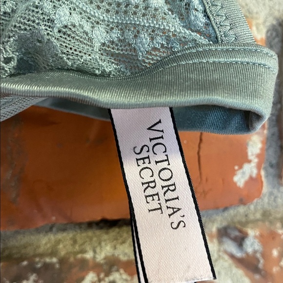 Victoria secret lace bralette - Picture 3 of 4